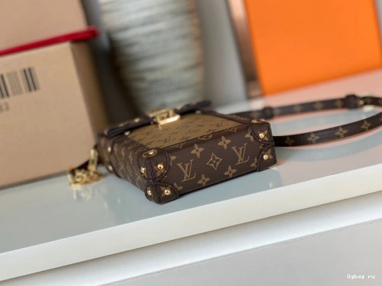 VUITTON VERTICAL POCHETTE TRUNK LOUIS 0727